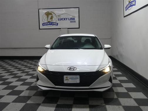 Quartz White 2022 Hyundai ELANTRA SEL