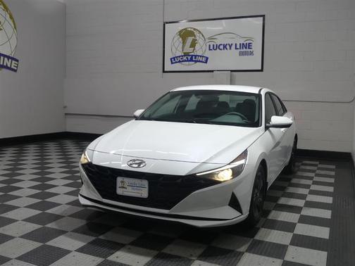 Quartz White 2022 Hyundai ELANTRA SEL