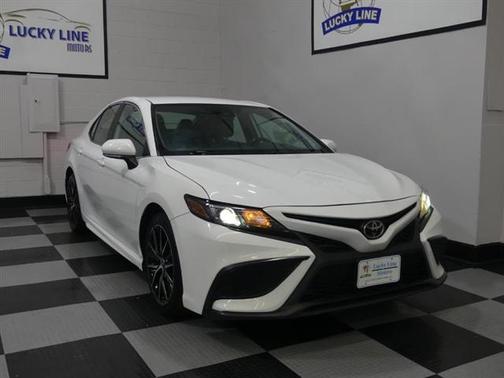 2022 Toyota Camry SE
