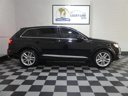 Black 2018 Audi Q7 3.0T Prestige