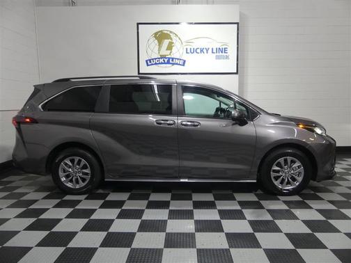2024 Toyota Sienna XLE