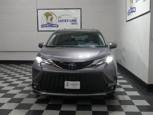 2024 Toyota Sienna XLE