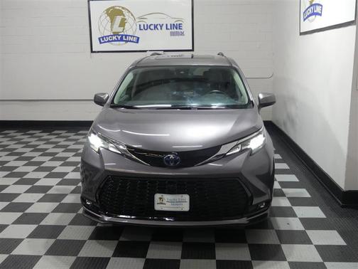 2024 Toyota Sienna XLE