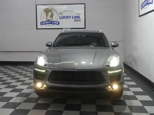 Agate Gray Metallic 2016 Porsche Macan Macan S