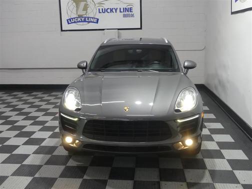 Agate Gray Metallic 2016 Porsche Macan Macan S