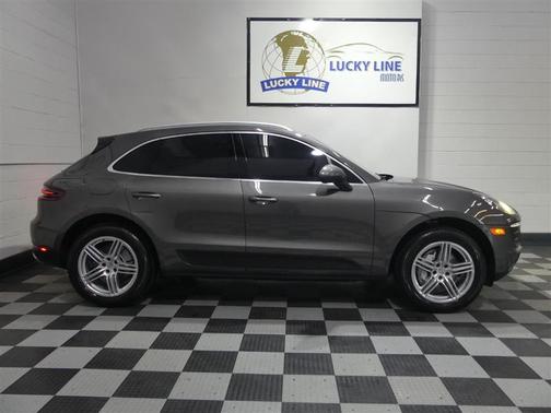 Agate Gray Metallic 2016 Porsche Macan Macan S