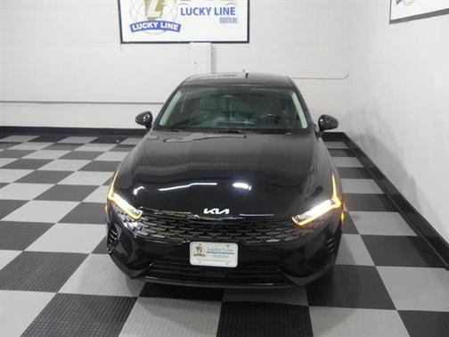 2022 Kia K5 EX