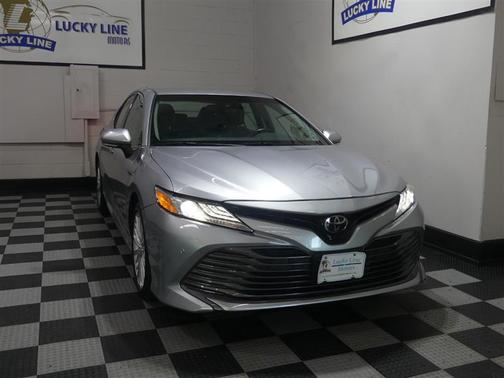 Celestial Silver Metallic 2018 Toyota Camry XLE