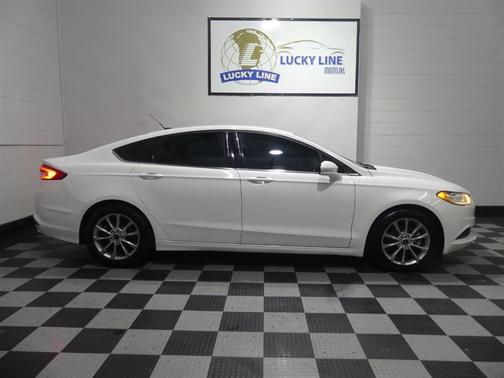 2017 Ford Fusion SE