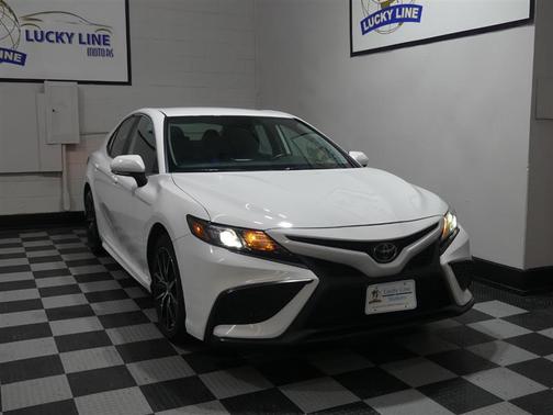 2024 Toyota Camry SE