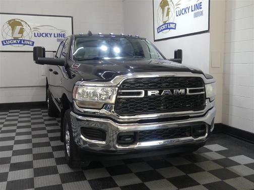 Diamond Black Crystal Pearlcoat 2020 RAM 2500 Tradesman Crew Cab 4x4 6'4' Box