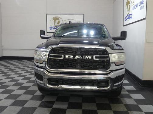 Diamond Black Crystal Pearlcoat 2020 RAM 2500 Tradesman Crew Cab 4x4 6'4' Box