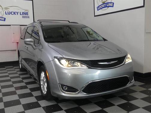 2020 Chrysler Pacifica Touring L