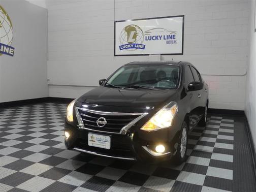 Super Black 2018 Nissan Versa 1.6 SV
