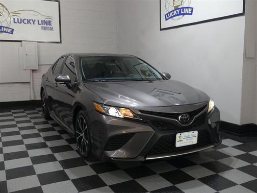 2020 Toyota Camry SE