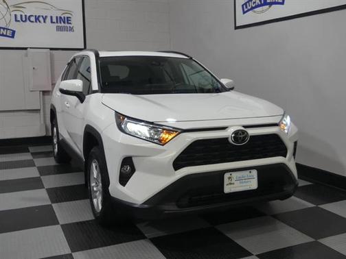 2020 Toyota RAV4 XLE