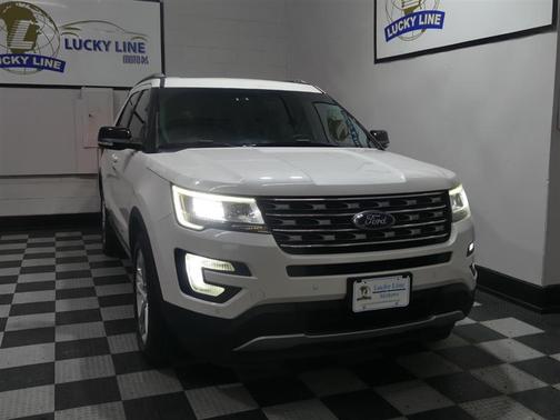 White 2016 Ford Explorer XLT
