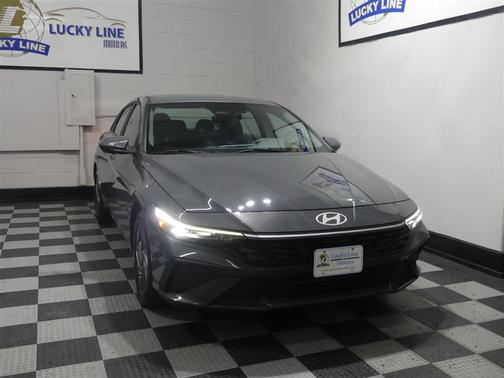 Ecotronic Gray 2024 Hyundai ELANTRA SEL