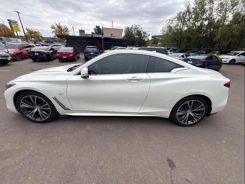 2018 INFINITI Q60 3.0T LUXE