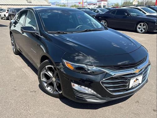 Mosaic Black Metallic 2024 Chevrolet Malibu FWD 1LT