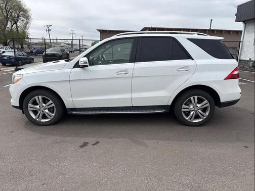 White 2015 Mercedes-Benz M-Class 4MATIC