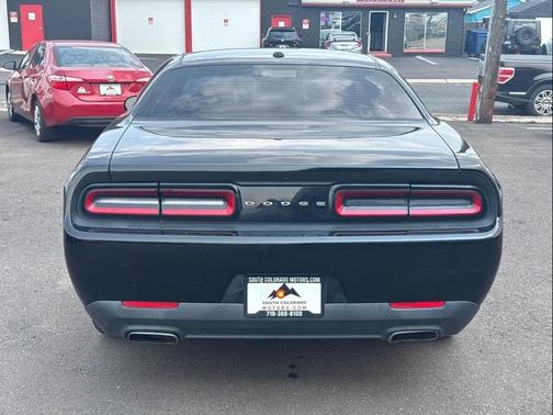 2017 Dodge Challenger SXT