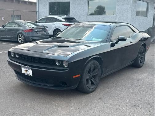 2017 Dodge Challenger SXT