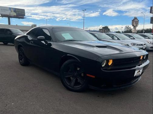 2017 Dodge Challenger SXT