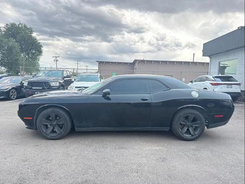 2017 Dodge Challenger SXT