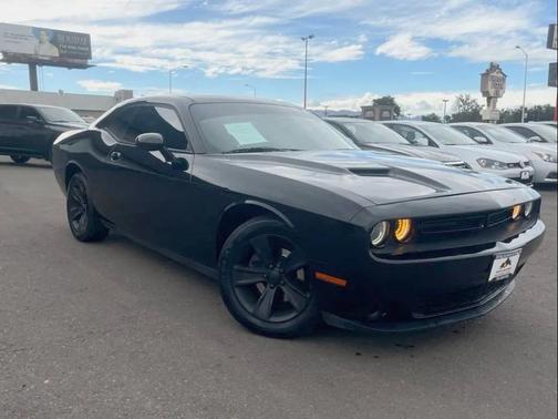 2017 Dodge Challenger SXT