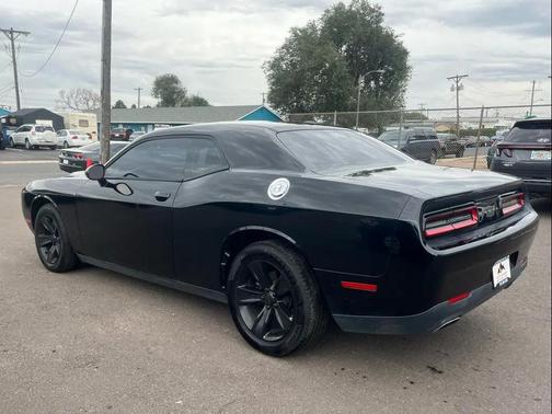 2017 Dodge Challenger SXT