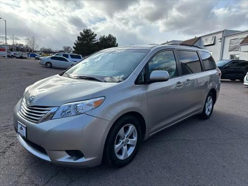 2015 Toyota Sienna LE