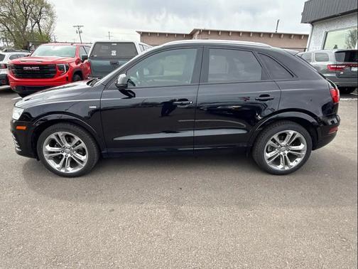 Black 2018 Audi Q3 2.0T Premium