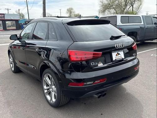 Black 2018 Audi Q3 2.0T Premium