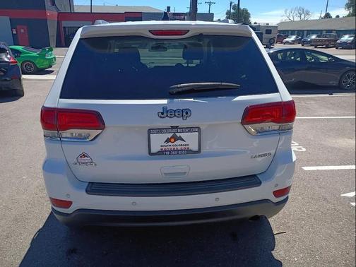Bright White Clearcoat 2021 Jeep Grand Cherokee Laredo