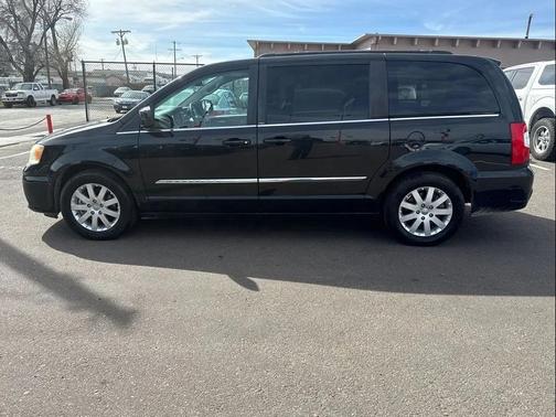 2014 Chrysler Town & Country Touring