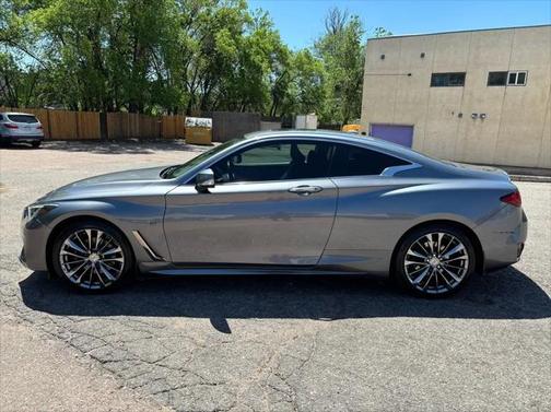 2017 INFINITI Q60 2.0T