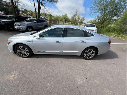 Quicksilver Metallic 2017 Buick LaCrosse Essence