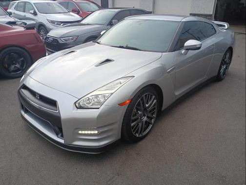 Silver 2016 Nissan GT-R Premium