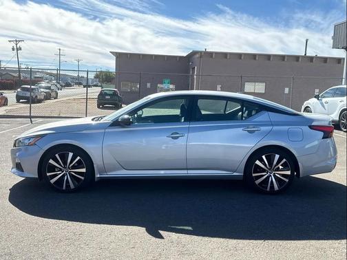 2021 Nissan Altima SR FWD