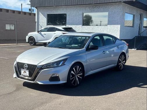 2021 Nissan Altima SR FWD