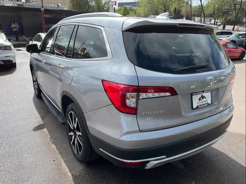 Lunar Silver Metallic 2021 Honda Pilot AWD Elite