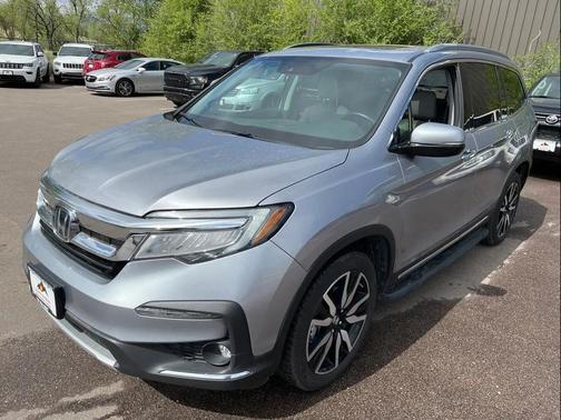 Lunar Silver Metallic 2021 Honda Pilot AWD Elite