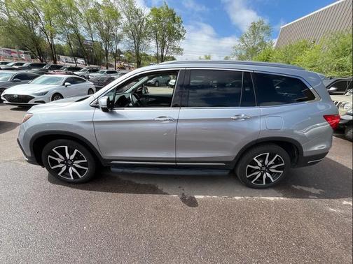 Lunar Silver Metallic 2021 Honda Pilot AWD Elite