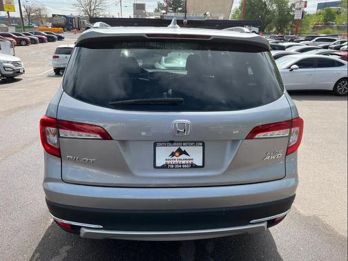 Lunar Silver Metallic 2021 Honda Pilot AWD Elite