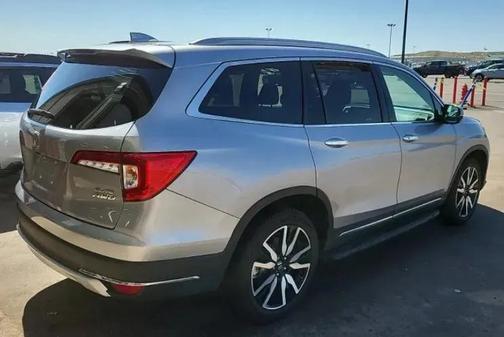 Lunar Silver Metallic 2021 Honda Pilot AWD Elite