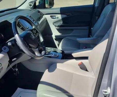 Lunar Silver Metallic 2021 Honda Pilot AWD Elite