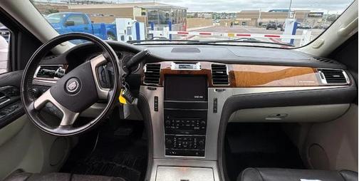White Diamond Tricoat 2014 Cadillac Escalade ESV Platinum Edition