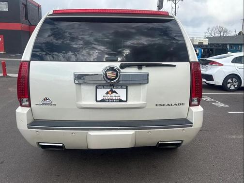 White Diamond Tricoat 2014 Cadillac Escalade ESV Platinum Edition