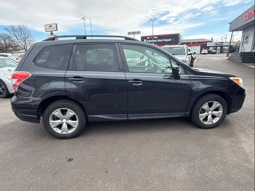 Crystal Black Silica 2015 Subaru Forester 2.5i Premium